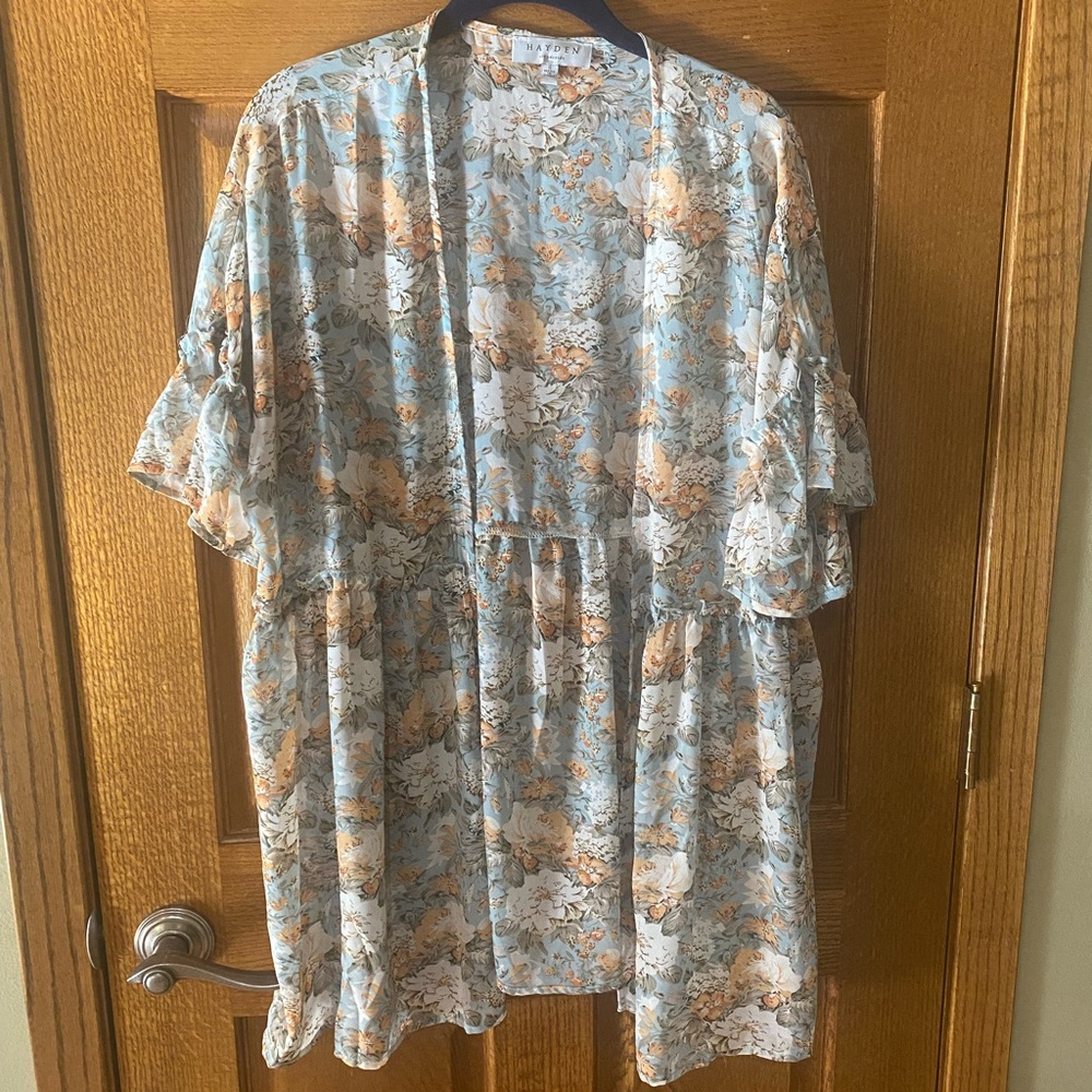 Hayden Floral Print Kimono in Blue and Cream Size Small